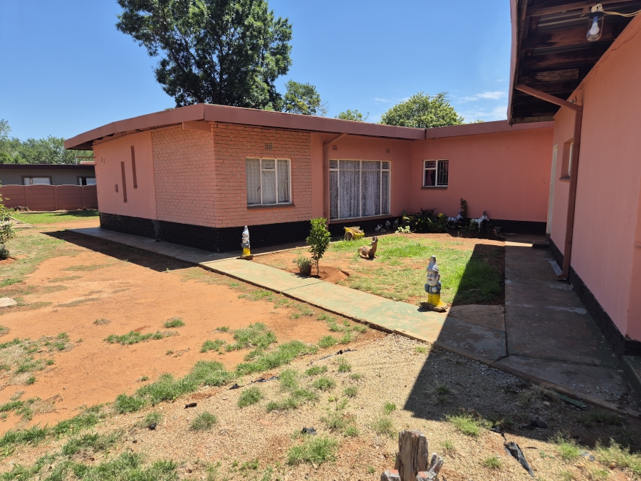 4 Bedroom Property for Sale in Stilfontein Ext 3 North West